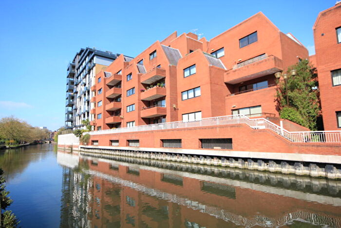 1 Bedroom Apartment To Rent In Selborne Court, Reading, Berkshire, RG1