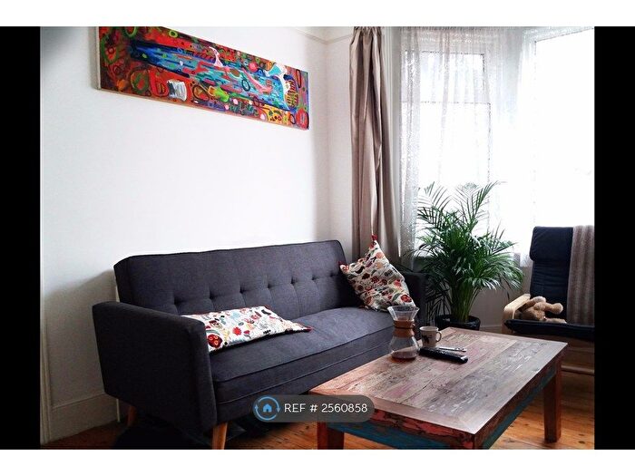 2 Bedroom Flat To Rent In Leyton, London, E10