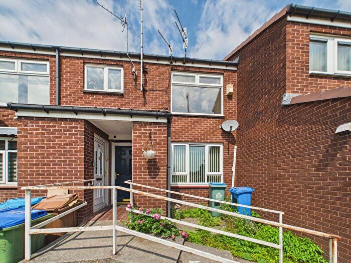 2 Bedroom Flat To Rent In Boarshaw Road, Manchester, M24