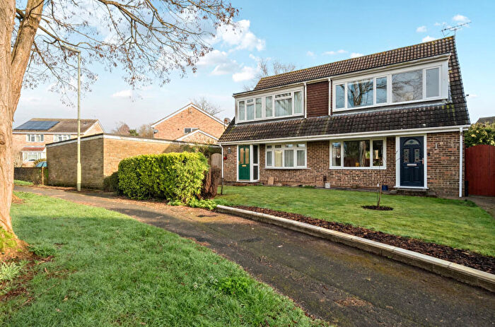 3 Bedroom Semi Detached House For Sale In Buckland Close, Boyatt Wood, Hampshire, SO50