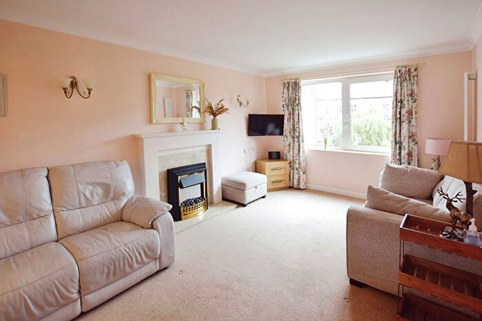 1 Bedroom Flat For Sale In Groby Road, Altrincham, WA14