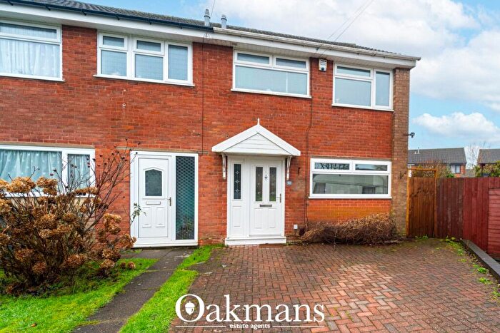 3 Bedroom Semi Detached House For Sale In Moat Farm Drive, Birmingham, B32
