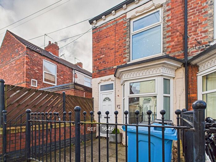 2 Bedroom End Of Terrace House To Rent In Ash Grove, De La Pole Avenue, HU3