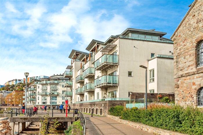 3 Bedroom Flat For Sale In Lime Kiln Road, Bristol, BS8