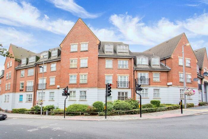 2 Bedroom Apartment To Rent In Henley Lodge, Willow Walk, London, E17