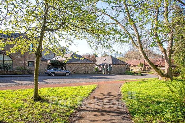 2 Bedroom House To Rent In Castle Farm Mews, Castle Farm, Jesmond, Newcastle Upon Tyne, NE2