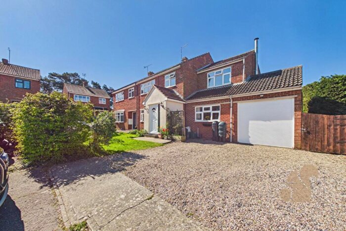 4 Bedroom House For Sale In Queen Anne Drive, West Mersea, CO5