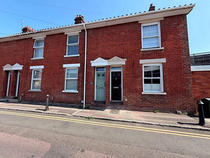3 Bedroom Terraced House For Sale In Guilder Lane, Salisbury, SP1