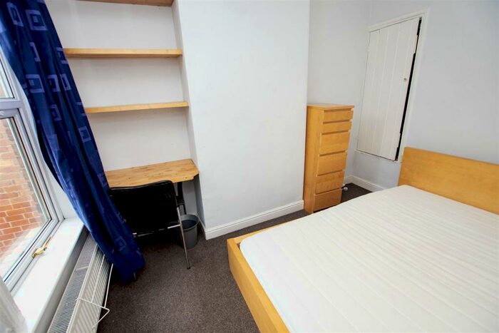 3 Bedroom House To Rent In Gleave Road, Selly Oak, Birmingham, B29