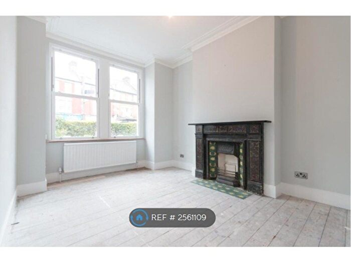 4 Bedroom Terraced House To Rent In Mitcham Road, London, SW17