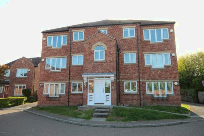 2 Bedroom Flat To Rent In Saxon Grange, Sherburn In Elmet, Leeds, LS25