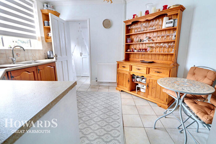 2 Bedroom End Of Terrace House For Sale In Perebrown Avenue, Great Yarmouth, NR30