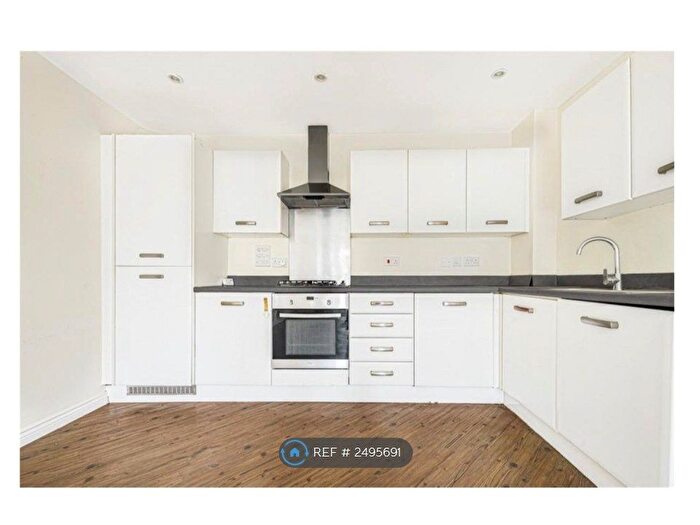 2 Bedroom Flat To Rent In Grace House, Bromley, BR2