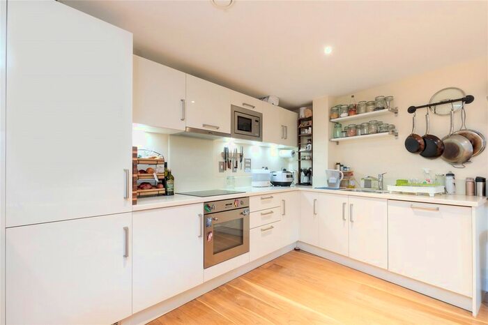 2 Bedroom Flat To Rent In Arc House, Tanner Street, London, SE1