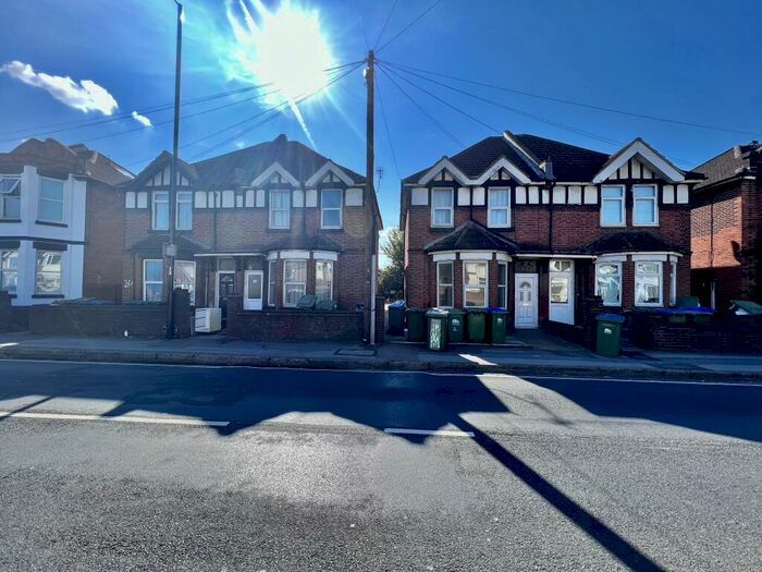 1 Bedroom Apartment To Rent In Bitterne Road West, Southampton, SO18