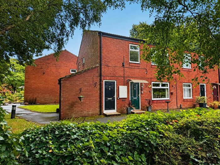 2 Bedroom Maisonette For Sale In Riverstone Drive, Manchester, M23