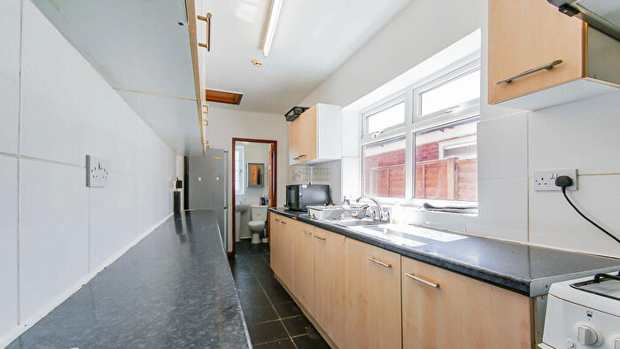 6 Bedroom Terraced House To Rent In Rookery Road, Selly Oak, , Birmingham, B29