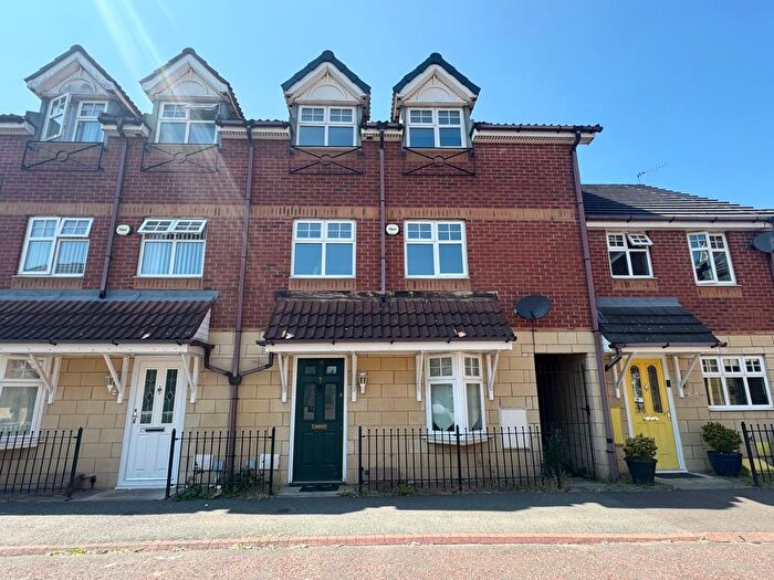 4 Bedroom Semi-Detached House For Sale In Longfellow Close, Kirkby, Liverpool, L32