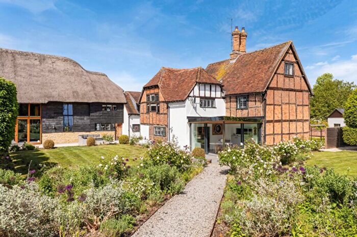 6 Bedroom Detached House For Sale In High Street, Haddenham, Aylesbury, Buckinghamshire, HP17