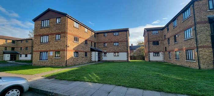2 Bedroom Ground Flat To Rent In Birchwood Close, SM4