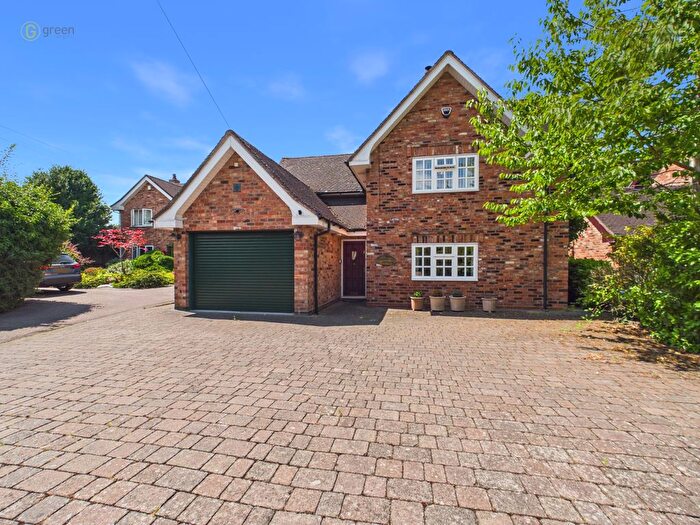 3 Bedroom Detached House For Sale In Calder Drive, Walmley, B76