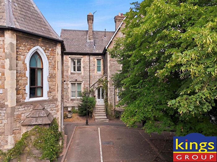 2 Bedroom Flat For Sale In St. James Court, Edmonton, N18