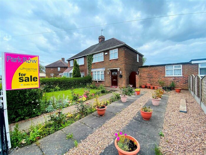 3 Bedroom Semi-Detached House For Sale In Manor Road, Goole, DN14