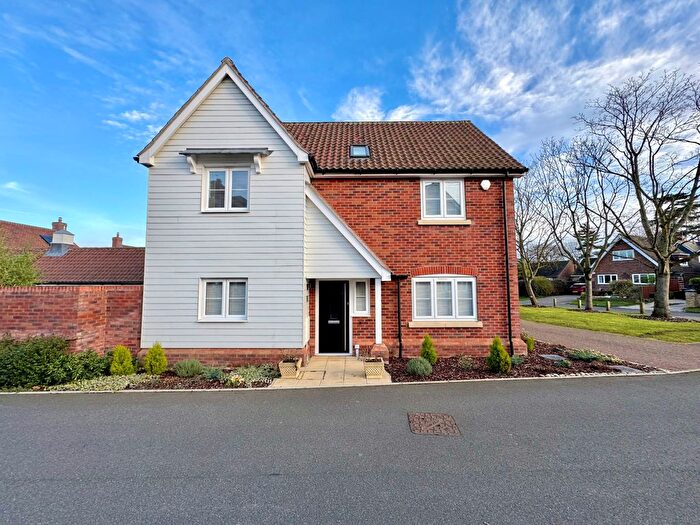 3 Bedroom Detached House To Rent In Maple Close, Chelmsford, Essex, CM1