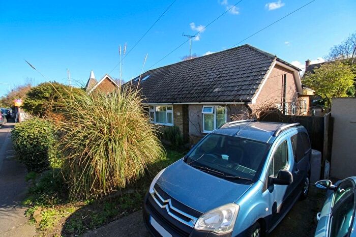 3 Bedroom Semi Detached Bungalow For Sale In Vale Road, Broadstairs, CT10