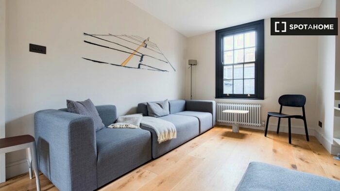 3 Bedroom Flat To Rent In Islington Park St, N1