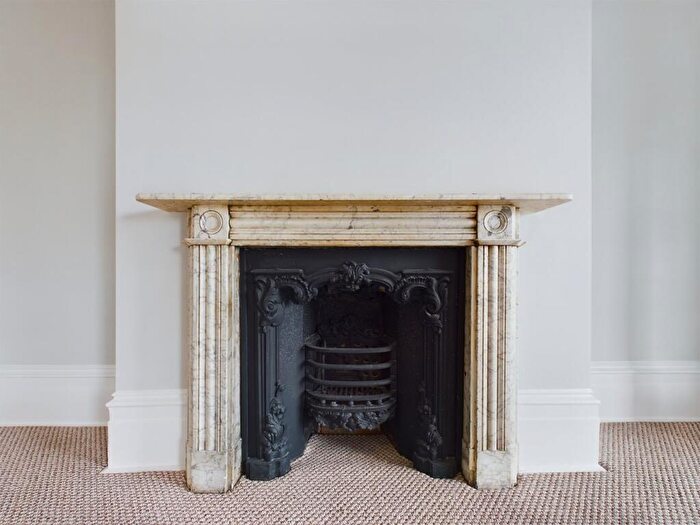 1 Bedroom Flat For Sale In Royal Road, Ramsgate, CT11