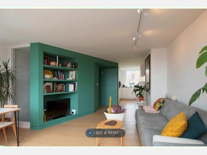 3 Bedroom Flat To Rent In Shellness Road, London, E5
