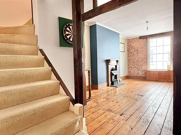 2 Bedroom Flat For Sale In High Street, Falmouth, TR11