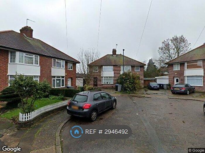 6 Bedroom Semi-Detached House To Rent In Oak Gardens, Edgeware, HA8