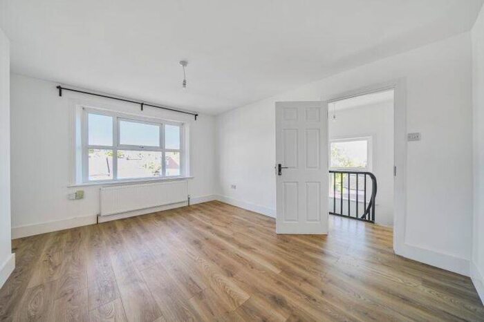 4 Bedroom Maisonette To Rent In Baring Road, London, SE12