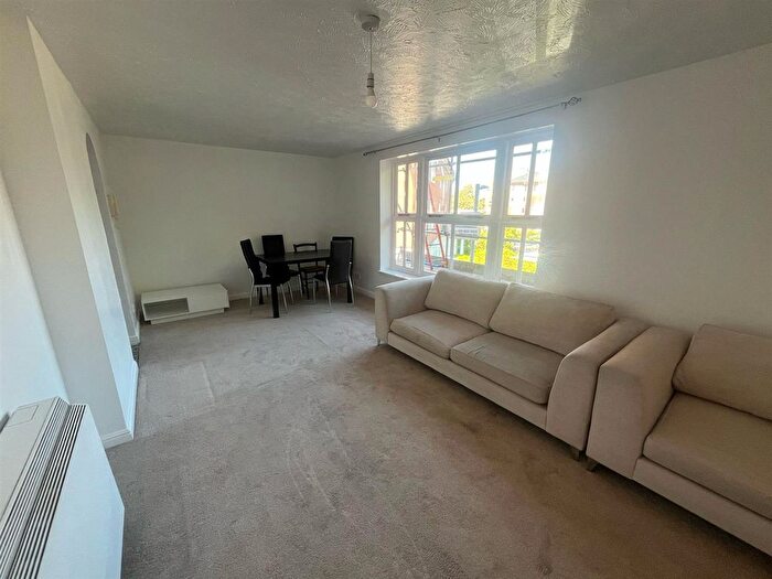 1 Bedroom Flat To Rent In Mapeshill Place, Willesden Green, NW2