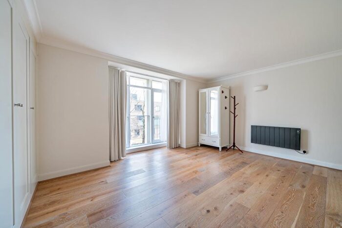 2 Bedroom Apartment To Rent In Marlborough Hill, London, NW8