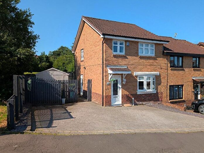 3 Bedroom Semi-Detached House For Sale In Brady Crescent, Moodiesburn, G69