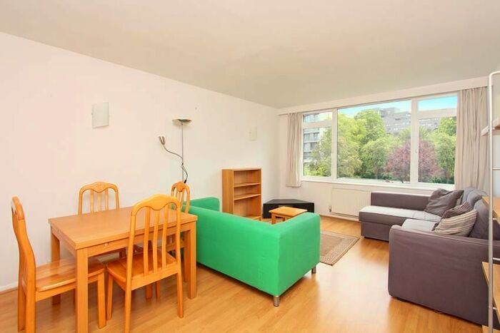 2 Bedroom Flat To Rent In Putney Hill, London, SW15