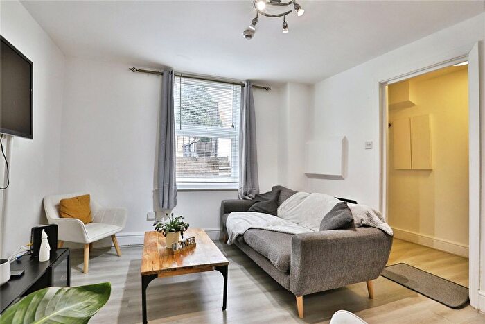 2 Bedroom Flat To Rent In Purbeck Road, Bournemouth, BH2