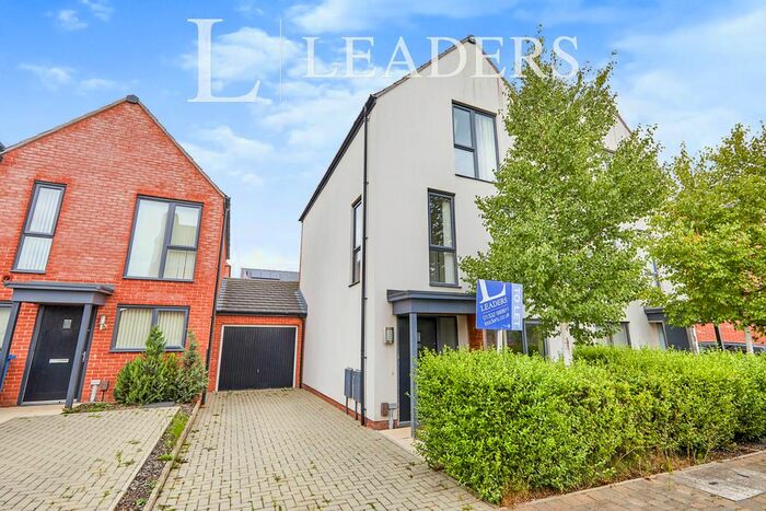 3 Bedroom Town House To Rent In Prince George Drive, Derby, DE22