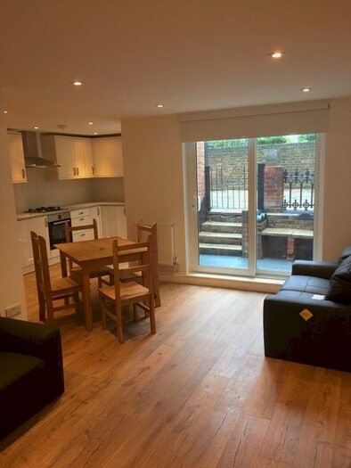 4 Bedroom Flat To Rent In Campdale Road, London, N7
