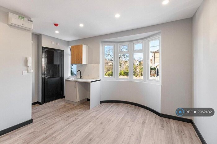 Studio To Rent In Niederwald Road, London, SE26