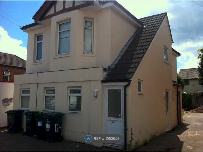 3 Bedroom Flat To Rent In Columbia Road, Bournemouth, BH10