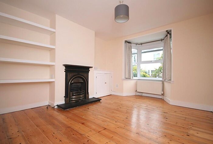 2 Bedroom End Of Terrace House To Rent In Byron Place, Leatherhead, KT22