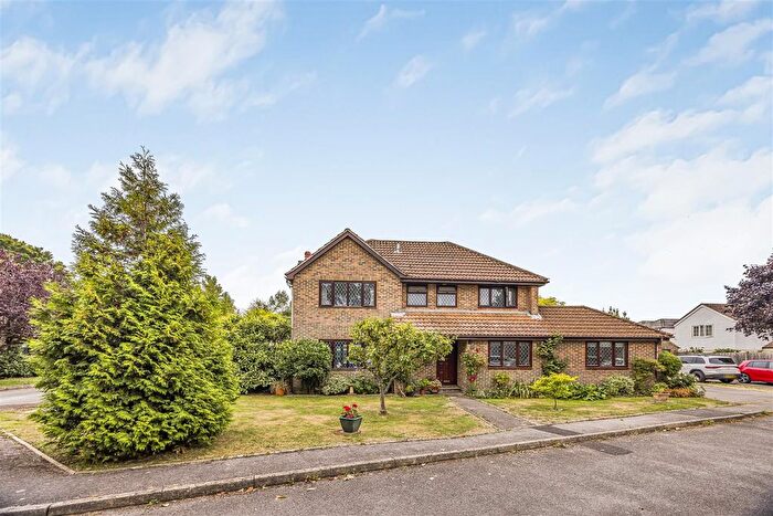5 Bedroom Detached House For Sale In Conifer Drive, Hambrook, PO18