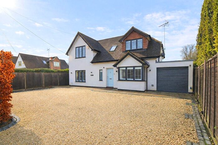 4 Bedroom Detached House For Sale In Surrey Gardens, Effingham Junction, KT24