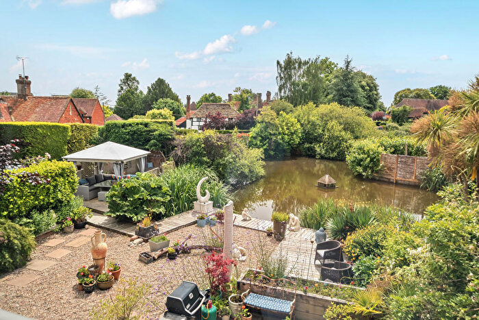 4 Bedroom Semi-Detached House For Sale In Glebelands, Loxwood, RH14