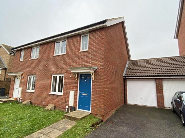 3 Bedroom House To Rent In Sarnia Close, Peacehaven, East Sussex, BN10