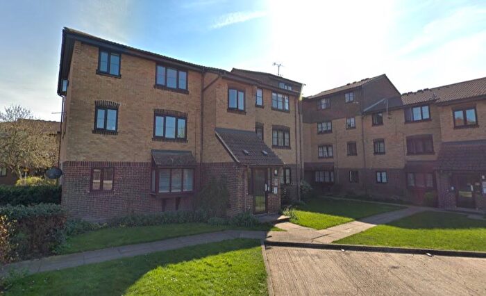 Studio To Rent In Grays, RM17